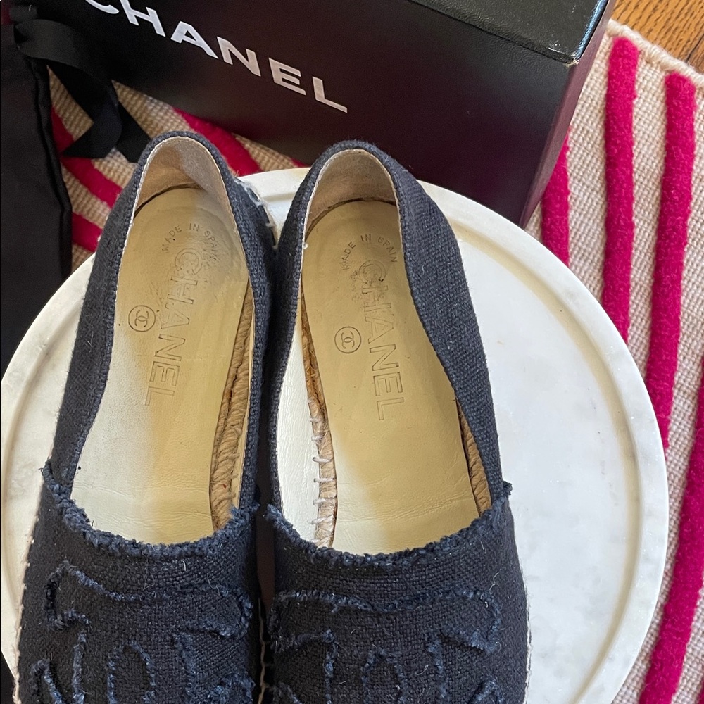 CHANEL Black Canvas Espadrilles - Picture 4 of 15